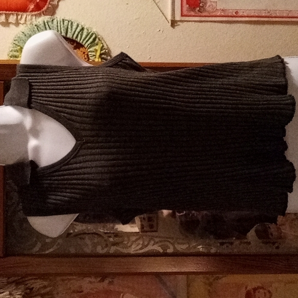 Vintage 80s Dark Gray Ribbed Knit Sleeveless Summer Top with Collar - Picture 1 of 8